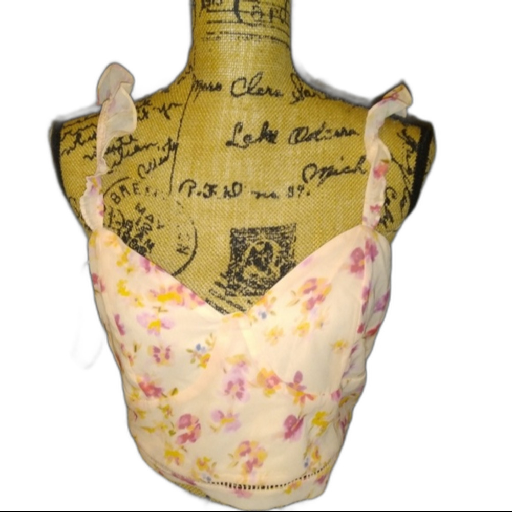 Kendall & Kylie Blush Floral XL Crop top NWT